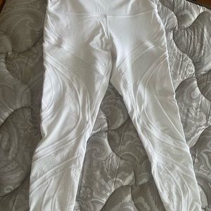 Size 12 White 7/8 leggings